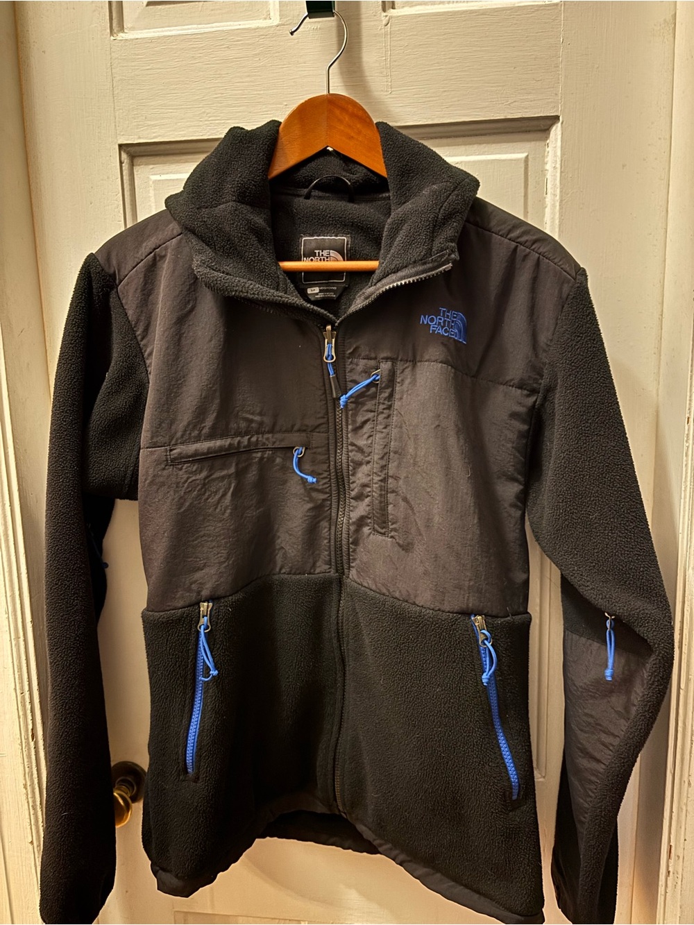 Like New Men's black Retro North Face Denali Hooded Jacket size Small